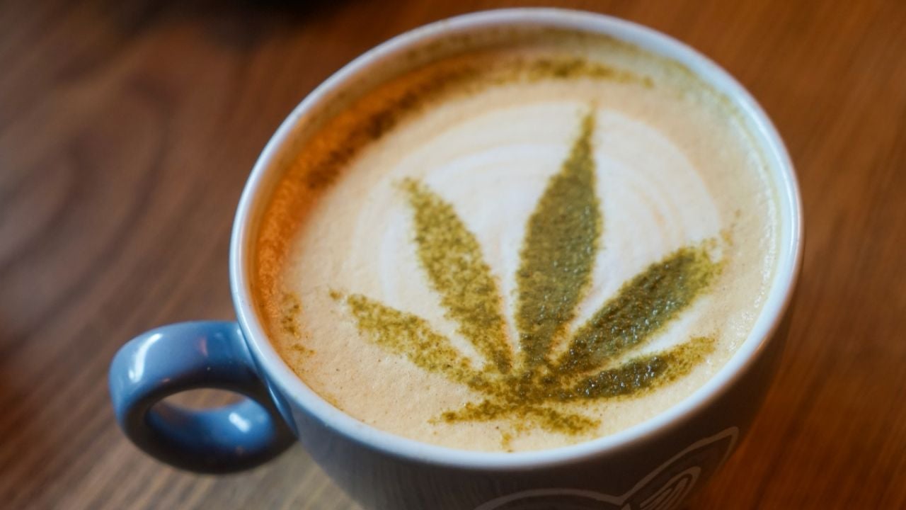 Latte with leaf art