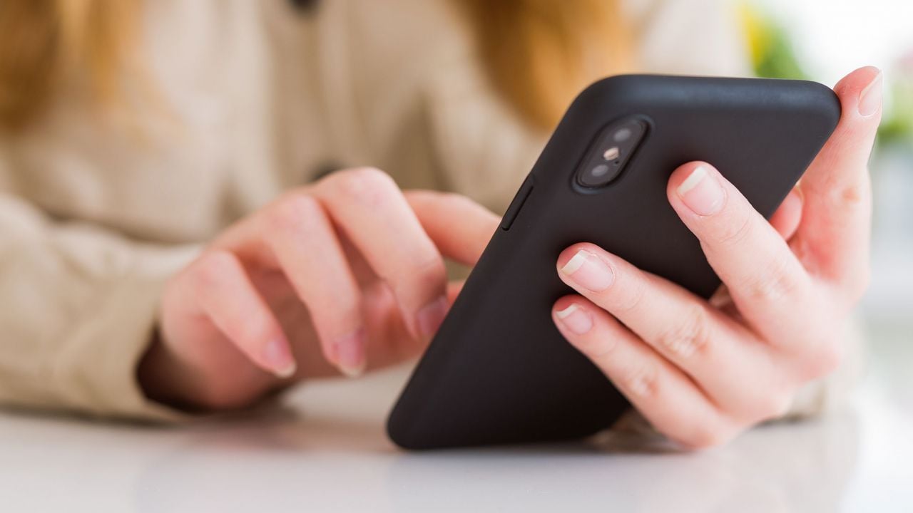 Does Your Cell Phone Case Raise Your Radiation Exposure? | EWG